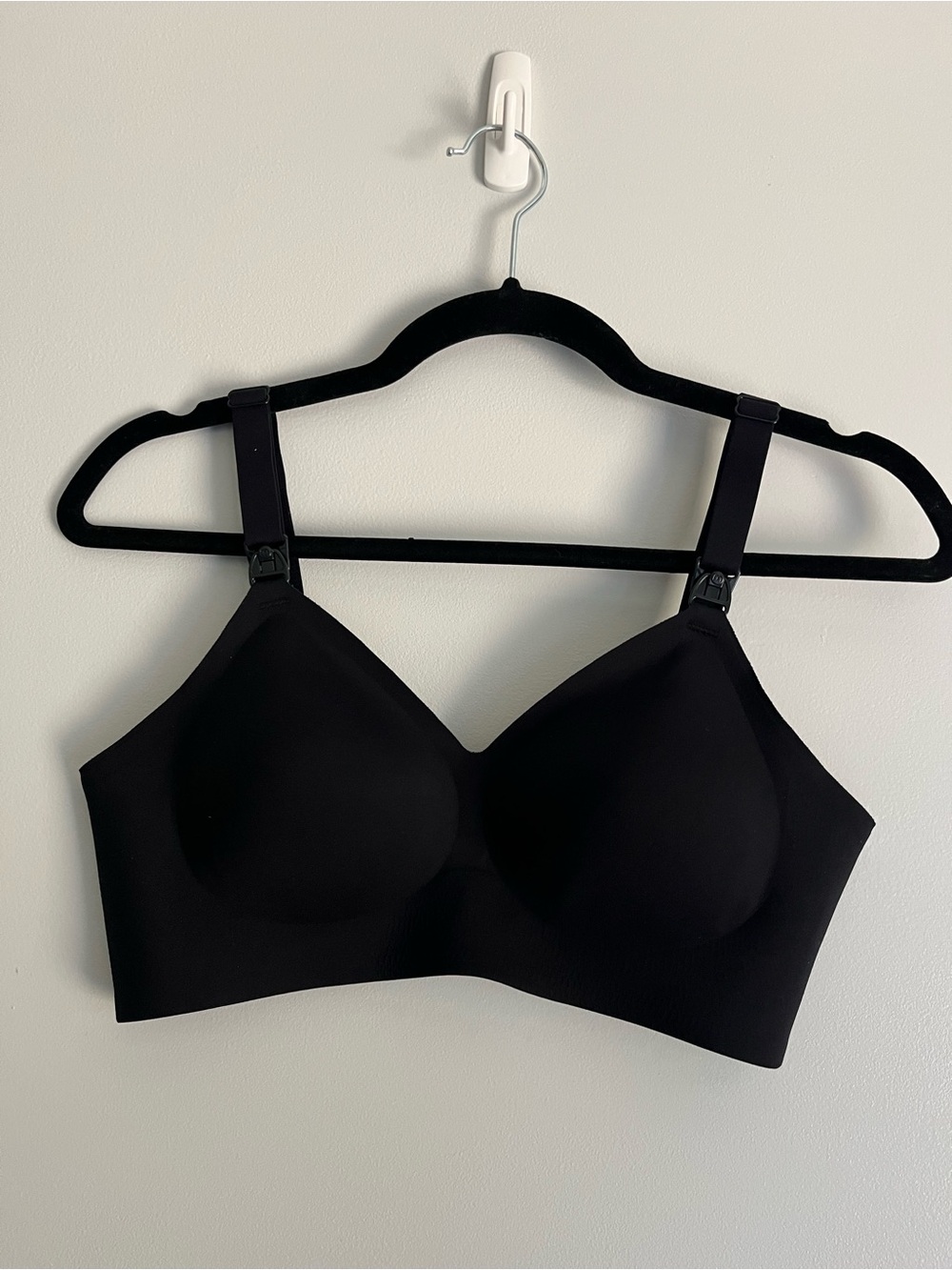MOMCOZY Smooth, Wireless Black Nursing Bra with Clip-Down Cups